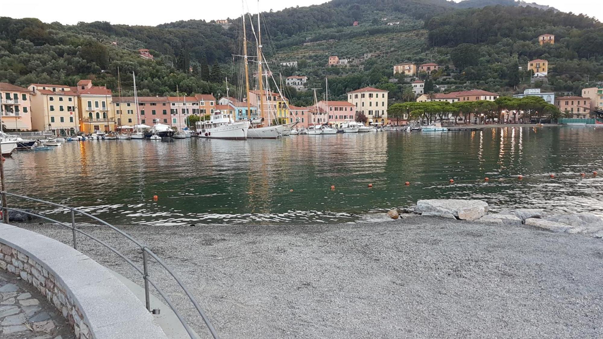 La Stanzetta Dei Rosa Lägenhet Porto Venere Exteriör bild