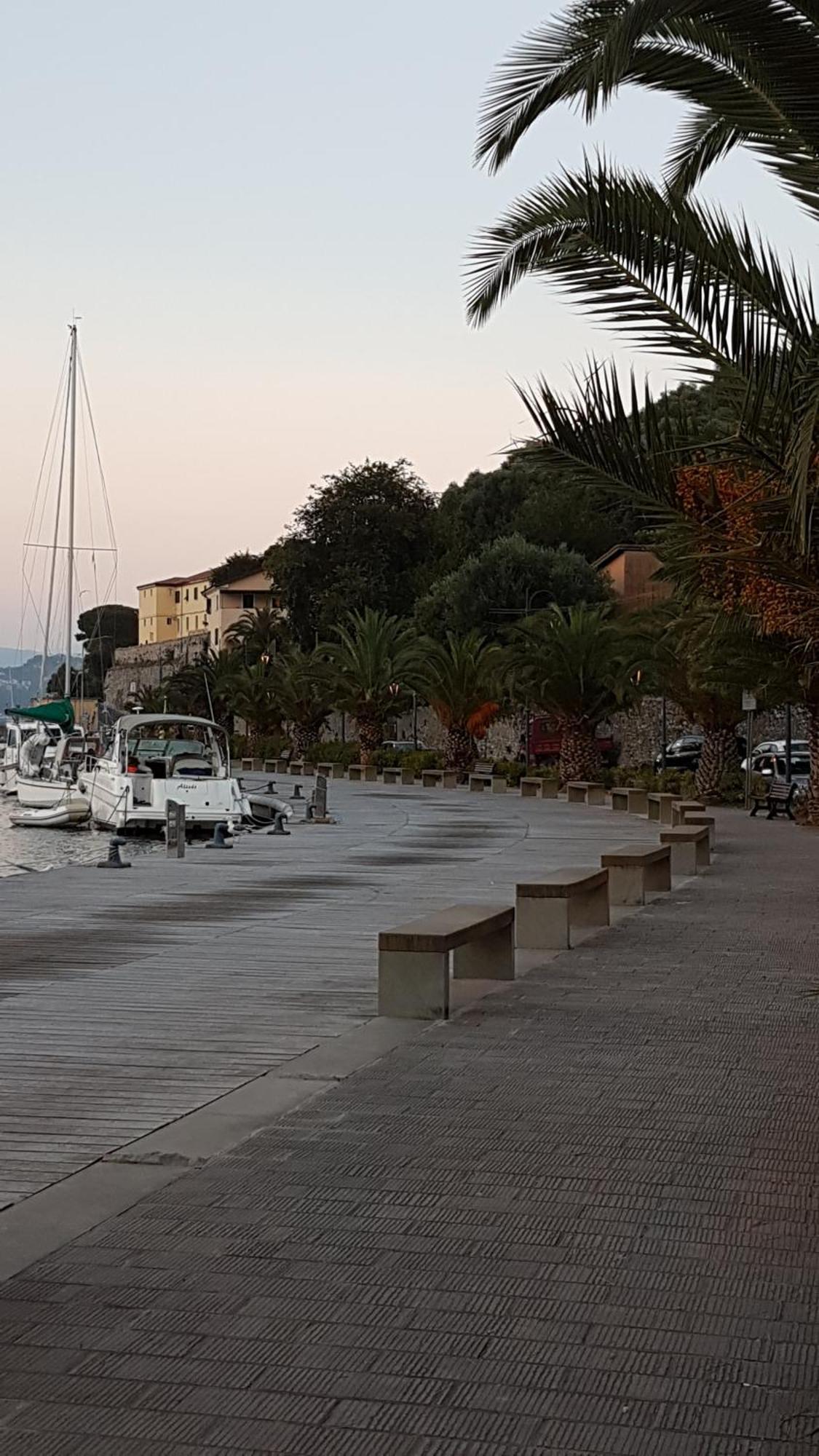 La Stanzetta Dei Rosa Lägenhet Porto Venere Exteriör bild